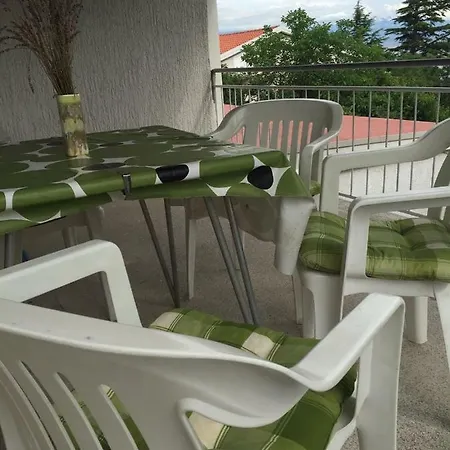 Apartment Oaza - 150m From The Sea Novi Vinodolski