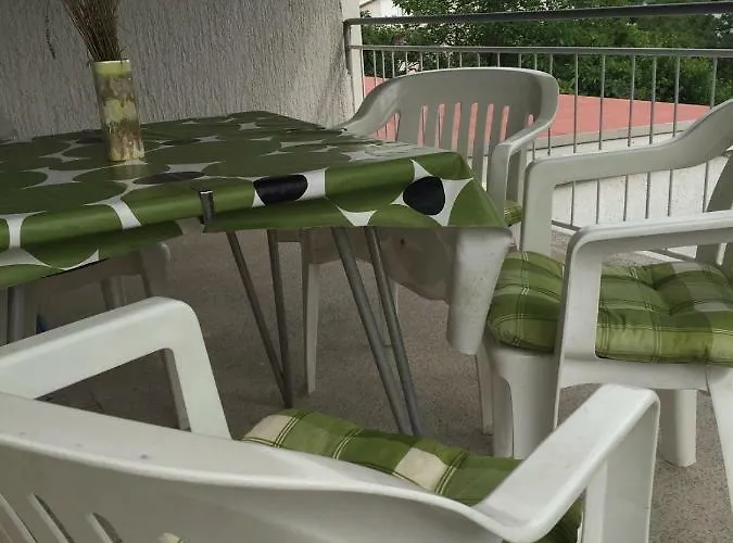 Apartment Oaza - 150m From The Sea Novi Vinodolski